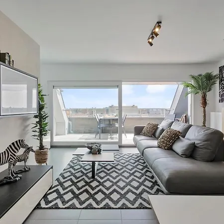 Unique 3-bedroom With Parking In The Heart Of Ostend
