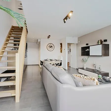 Unique 3-bedroom With Parking In The Heart Of Apartment